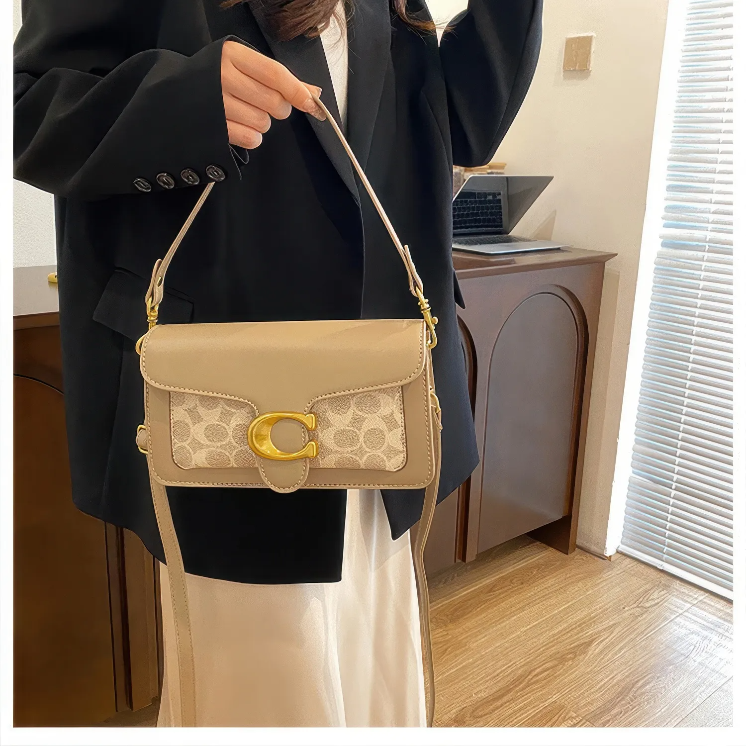 Bolsa Tabby Shoulder 26 Coach – Bege Monograma