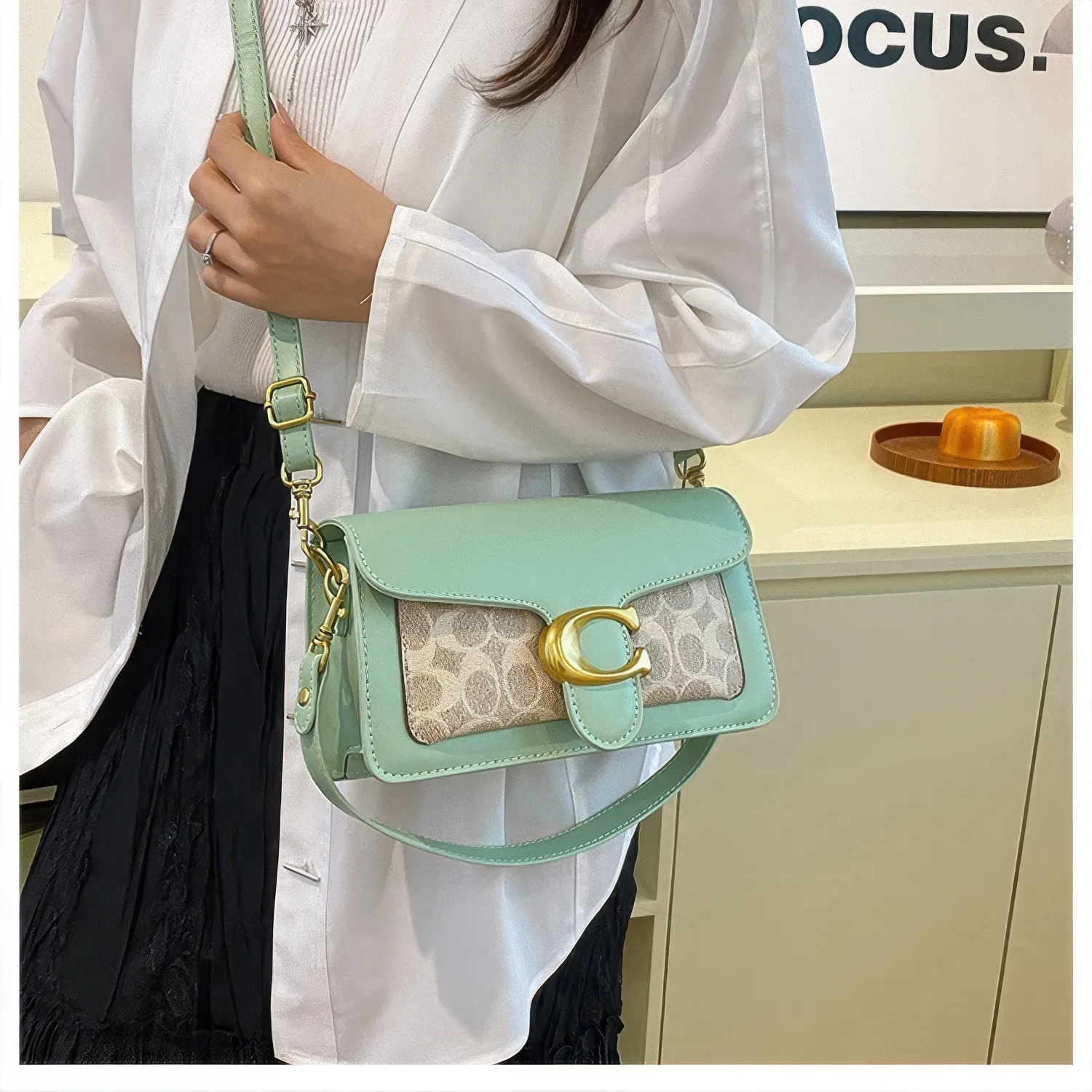 Bolsa Tabby Shoulder 26 Coach – Verde Monograma