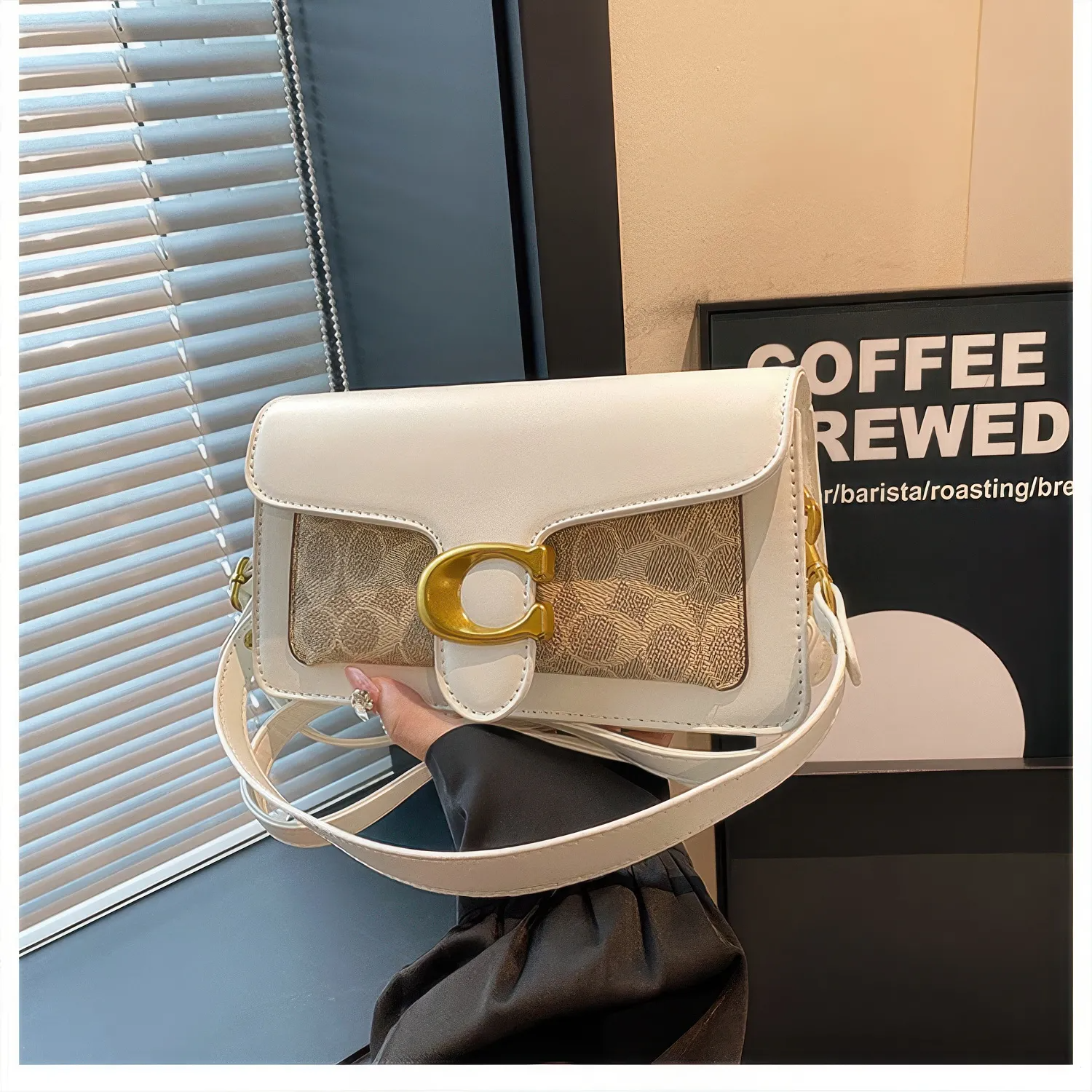 Bolsa Tabby Shoulder 26 Coach – Branco Monograma