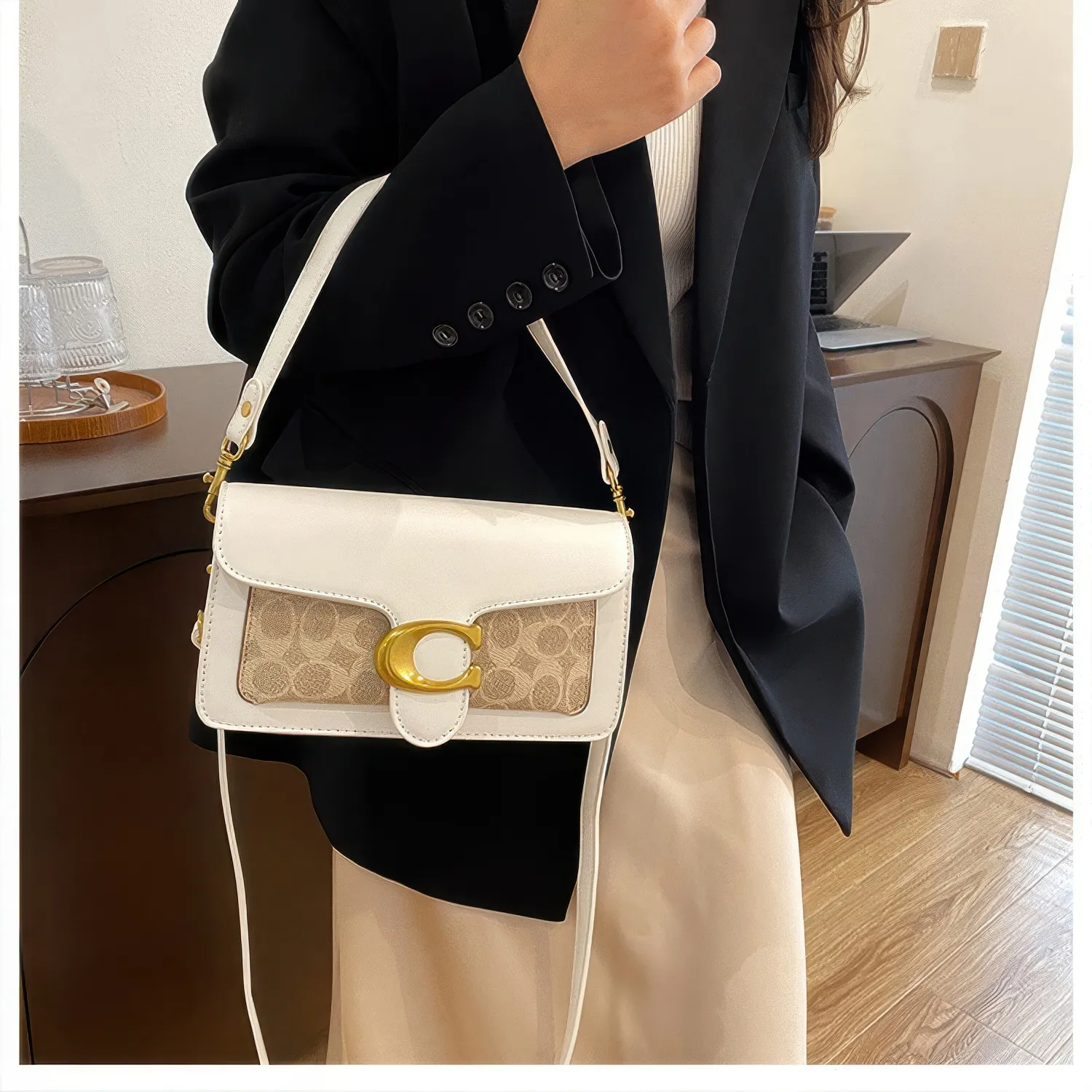 Bolsa Tabby Shoulder 26 Coach – Branco Monograma