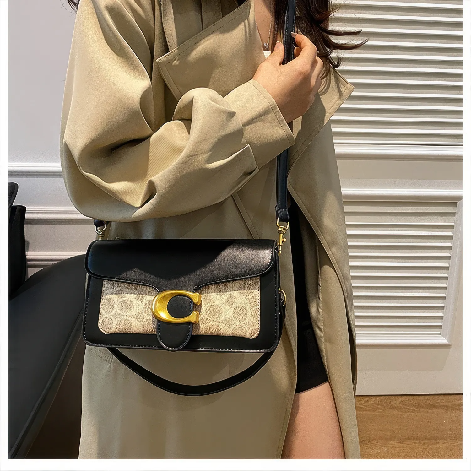 Bolsa Tabby Shoulder 26 Coach – Preto Monograma