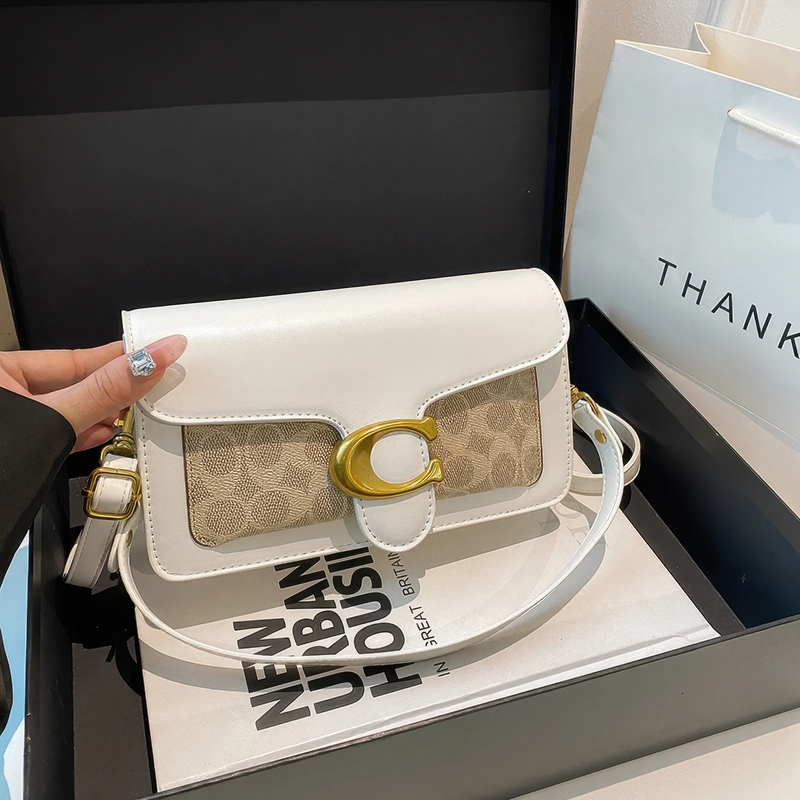Bolsa Tabby Shoulder 26 Coach – Branco Monograma